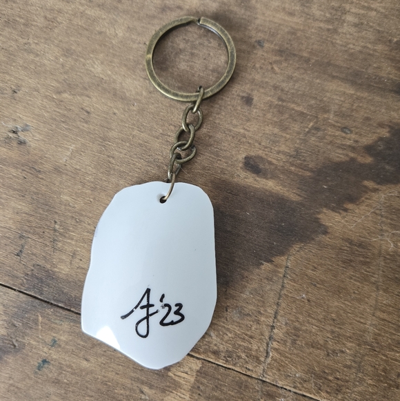 Vintage Floral Porcelain Keychain Brass Ring - Picture 3 of 3